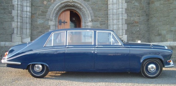 fantasticni-daimler-ds-420-britanske-kraljice-pred-beogradskom-publikom