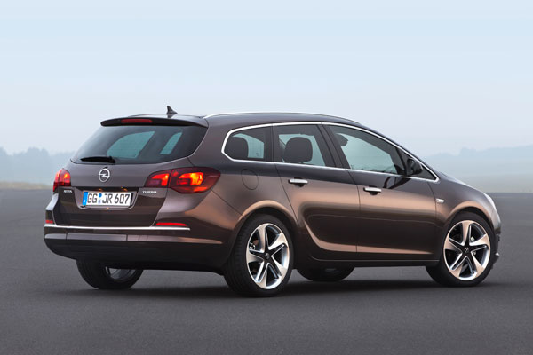 2010-opel-astra-sports-tourer