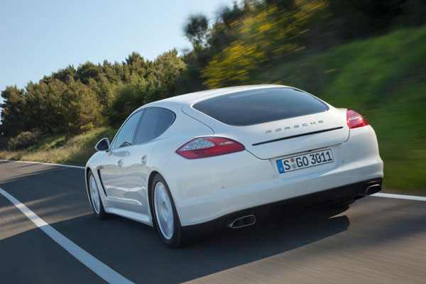 2011-porsche-panamera-diesel