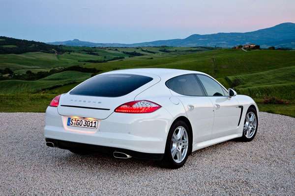 2011-porsche-panamera-diesel