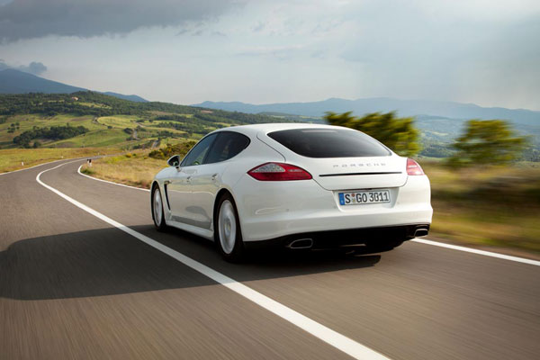 2011-porsche-panamera-diesel