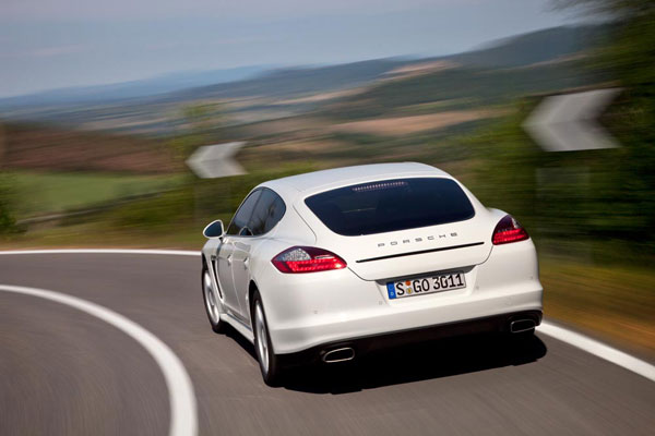 2011-porsche-panamera-diesel