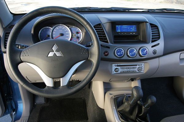 2005-mitsubishi-l-200