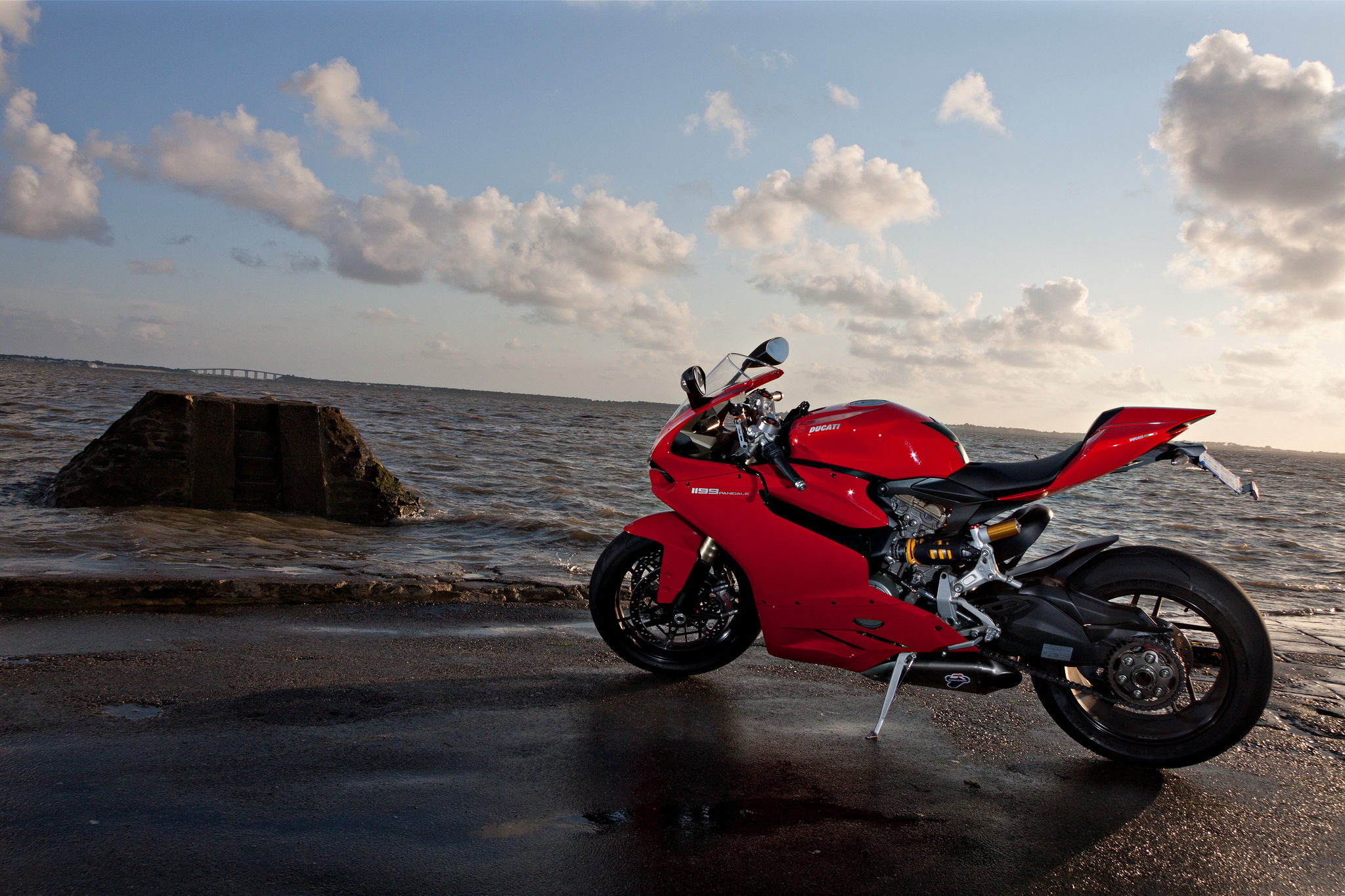 ducati-1199-panigale-galerija