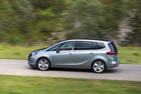 2011-opel-zafira-tourer