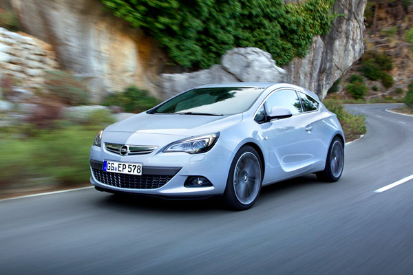 2011-opel-astra-gtc