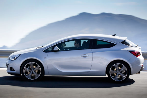 2011-opel-astra-gtc