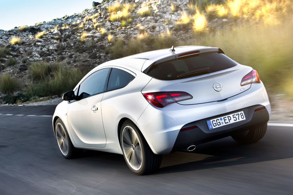 2011-opel-astra-gtc