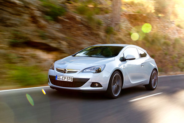 2011-opel-astra-gtc