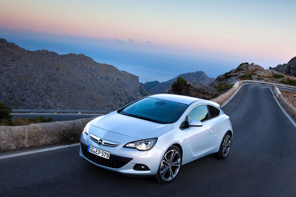 2011-opel-astra-gtc