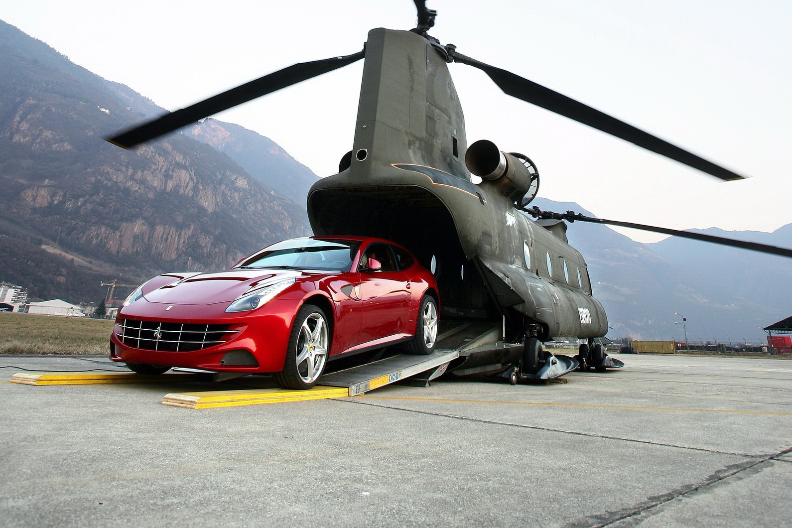 ferrari-ff-galerija