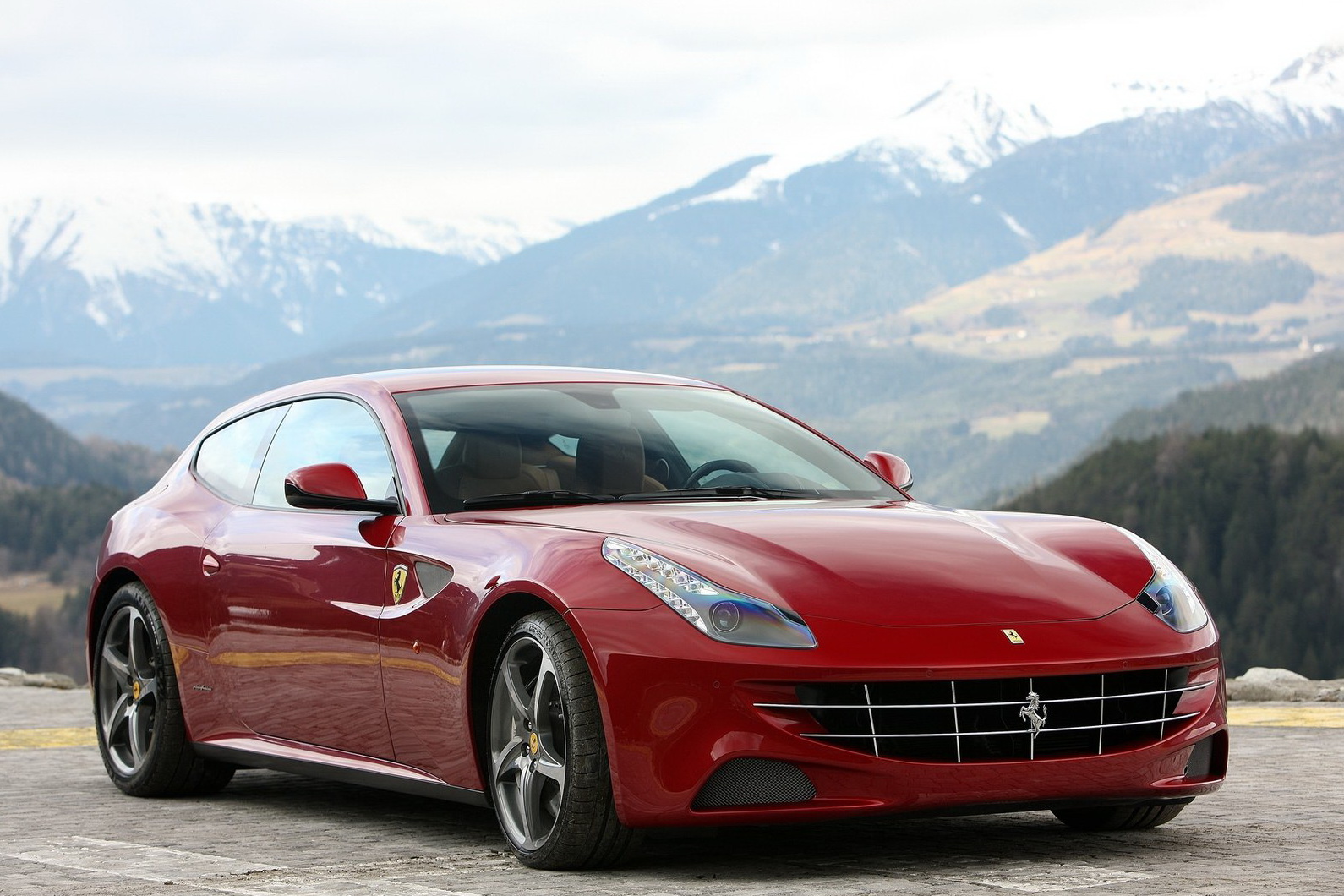 ferrari-ff-galerija