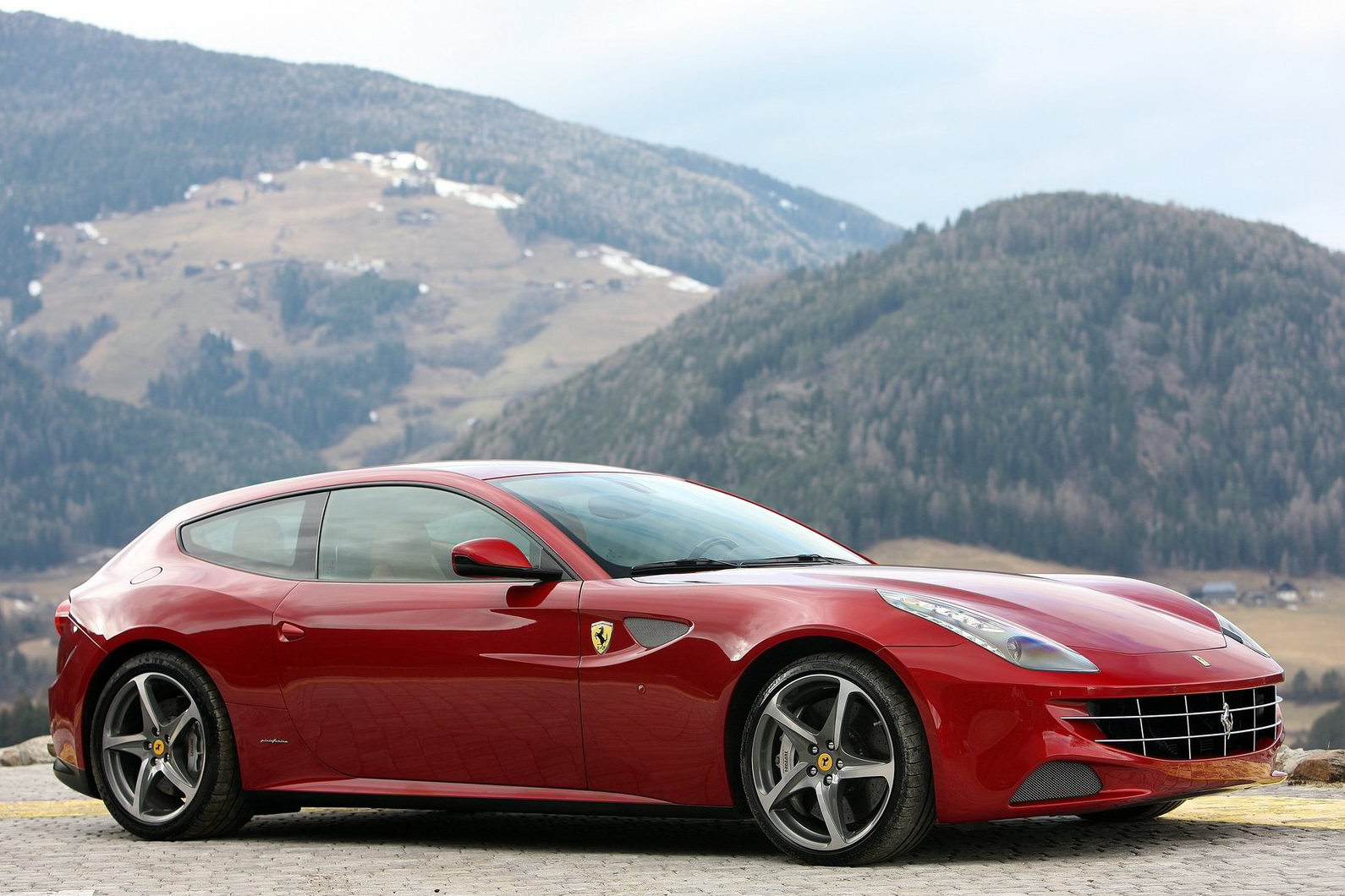 ferrari-ff-galerija