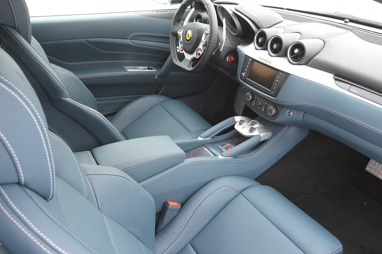 ferrari-ff-galerija