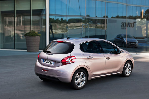 2012-peugeot-208-5-vrata