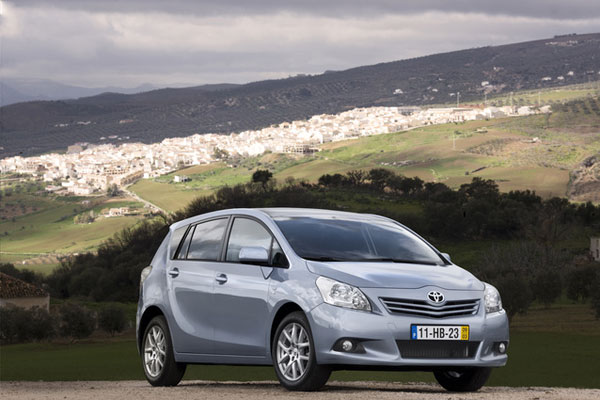 2009-toyota-verso