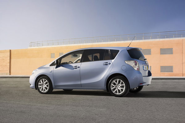 2009-toyota-verso