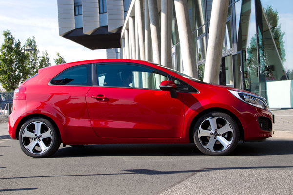 2012-kia-rio-hatchback-3-doors