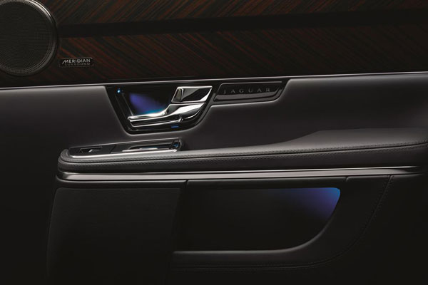 2012-jaguar-xf