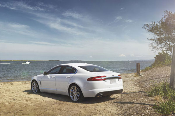 2012-jaguar-xf