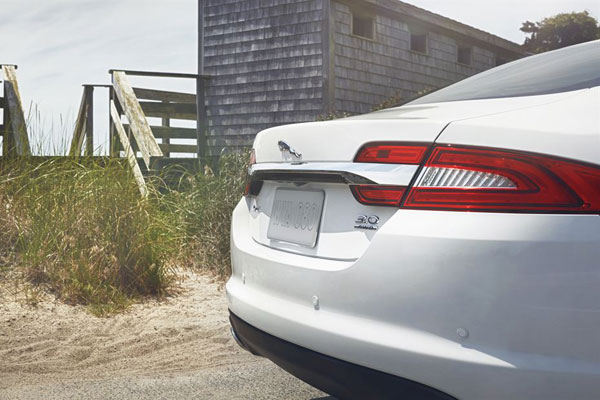 2012-jaguar-xf