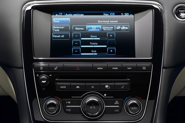 2012-jaguar-xf