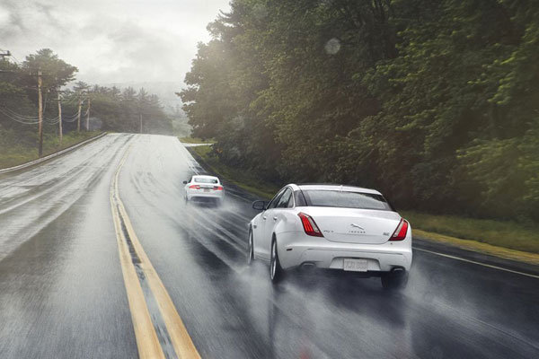 2012-jaguar-xf