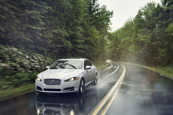 2012-jaguar-xf