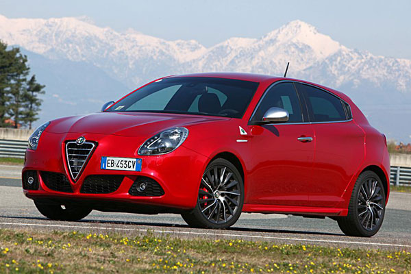 2011-alfa-romeo-giulietta-quadrifoglio-verde