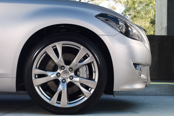 2010-infiniti-m-sedan