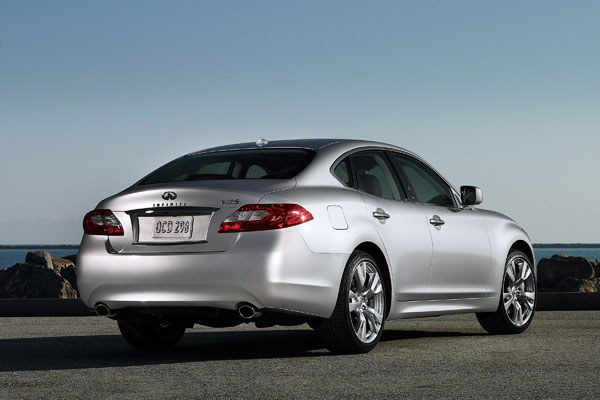 2010-infiniti-m-sedan