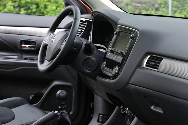 2012-mitsubishi-outlander