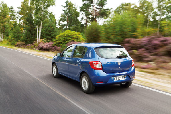 2012-dacia-sandero-2