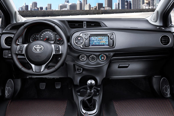 2011-toyota-yaris-5-doors