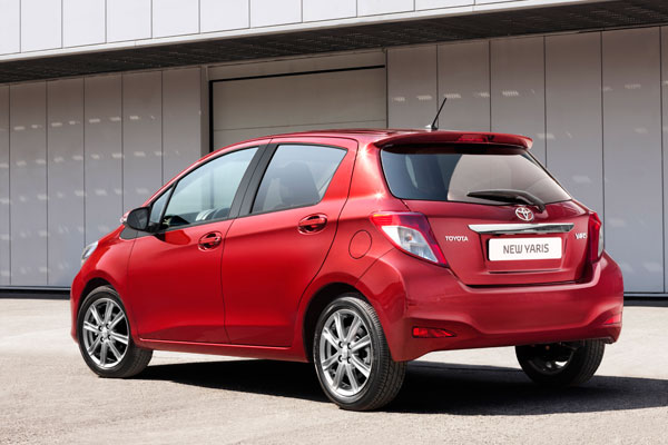 2011-toyota-yaris-5-doors