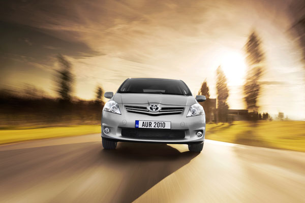 2010-toyota-auris-5-doors