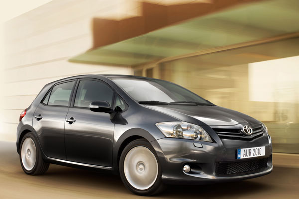 2010-toyota-auris-5-doors