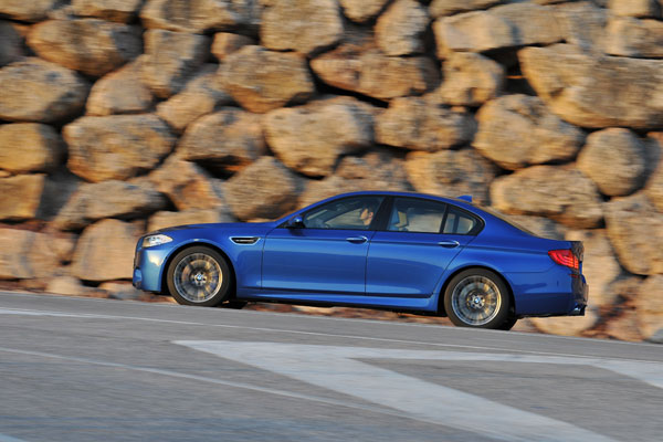 2012-bmw-m550d