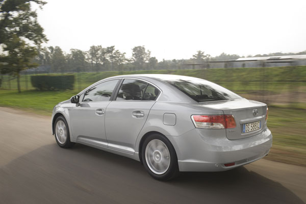 2009-toyota-avensis