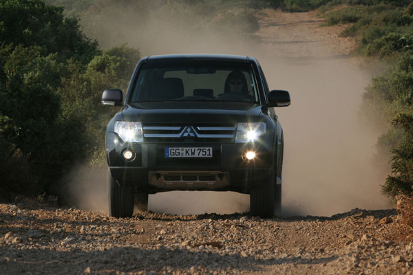 2006-mitsubishi-pajero-5-vrata