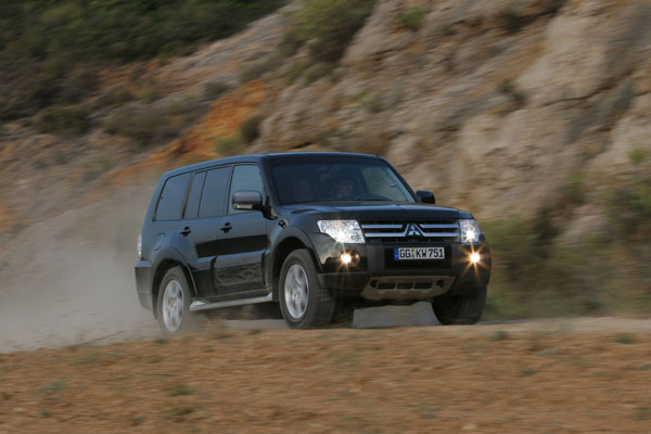 2006-mitsubishi-pajero-5-vrata