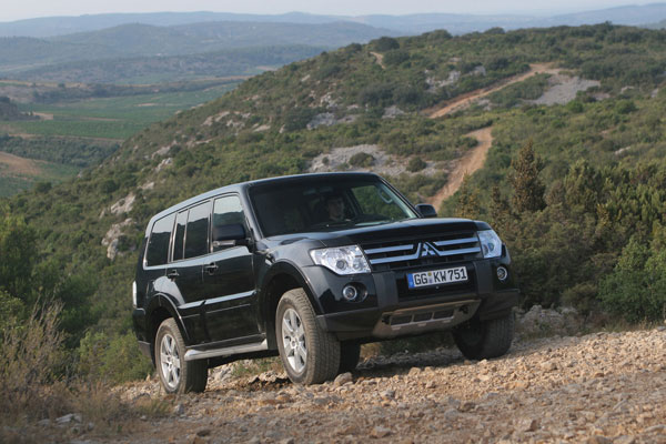 2006-mitsubishi-pajero-5-vrata