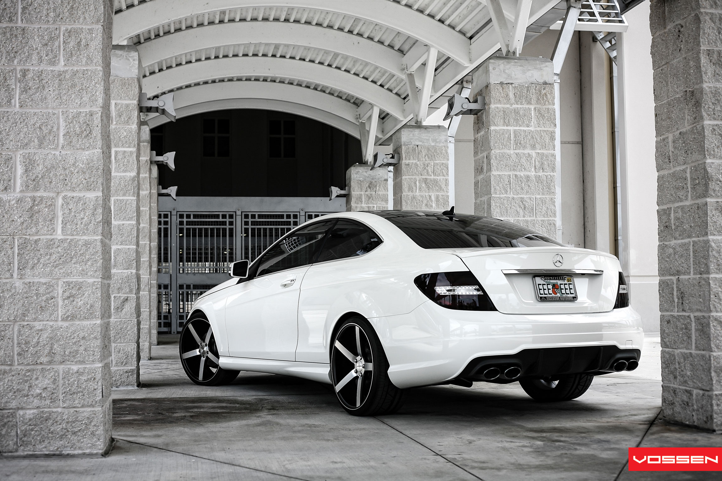 sexy-mercedes-c-class-coupe-vossen