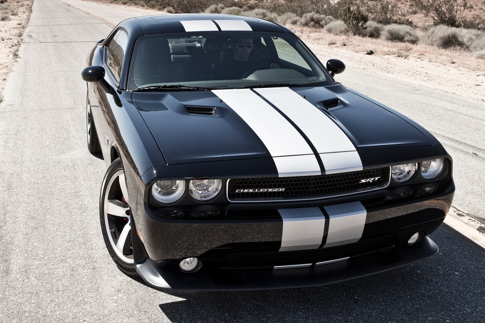 dodge-challenger-srt8-392