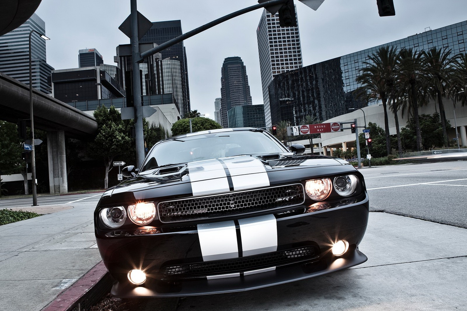 dodge-challenger-srt8-392