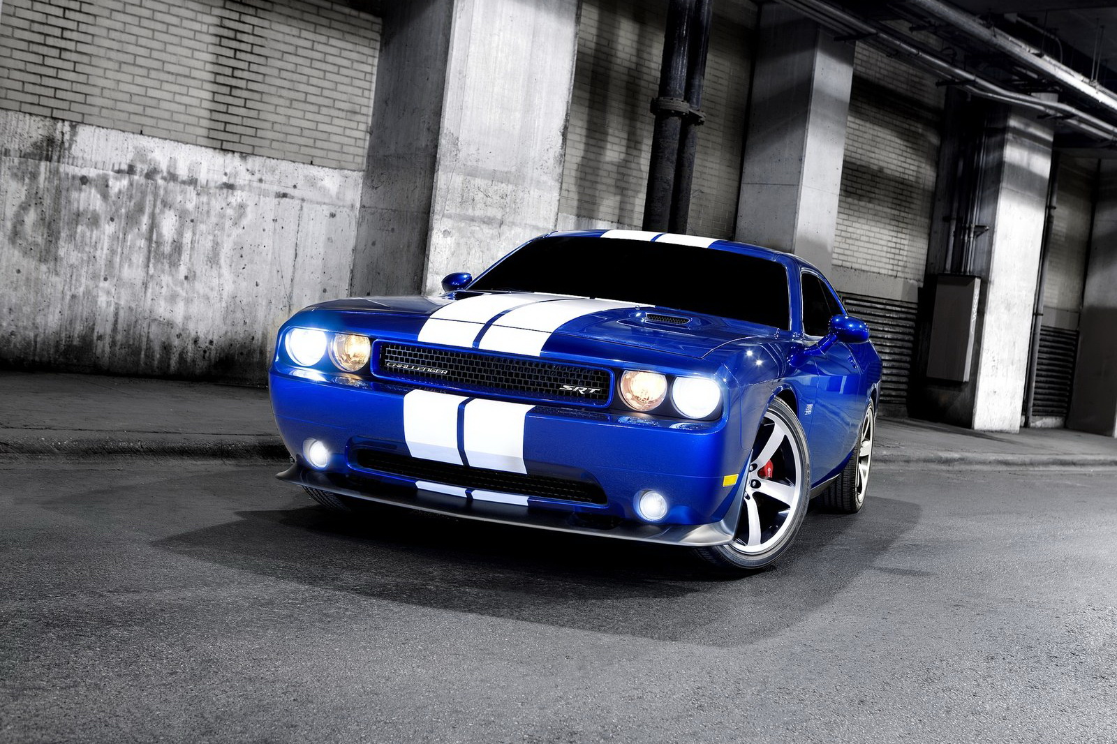dodge-challenger-srt8-392