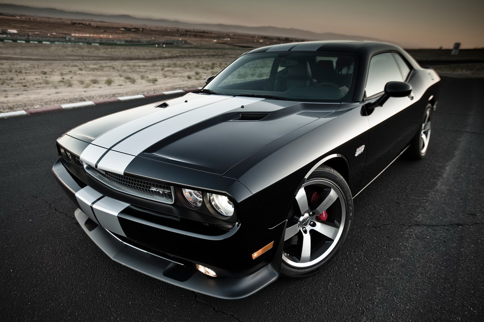 dodge-challenger-srt8-392