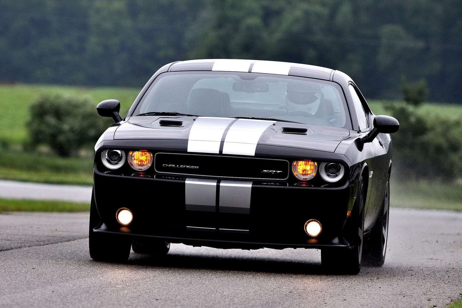dodge-challenger-srt8-392