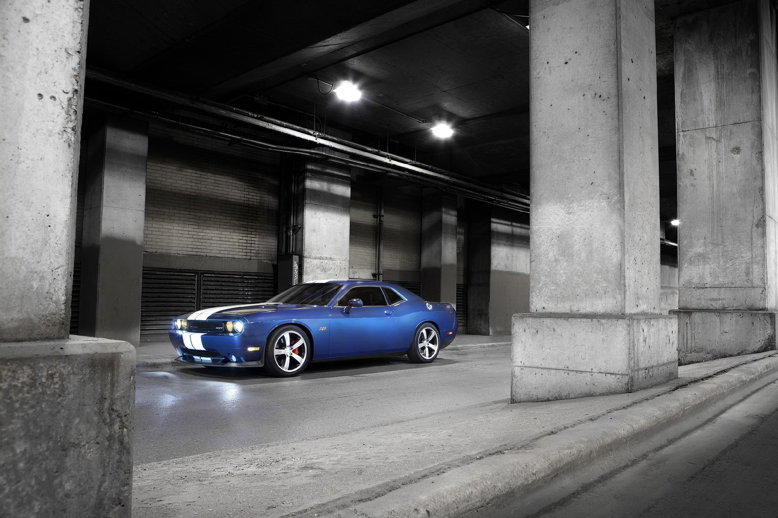 dodge-challenger-srt8-392