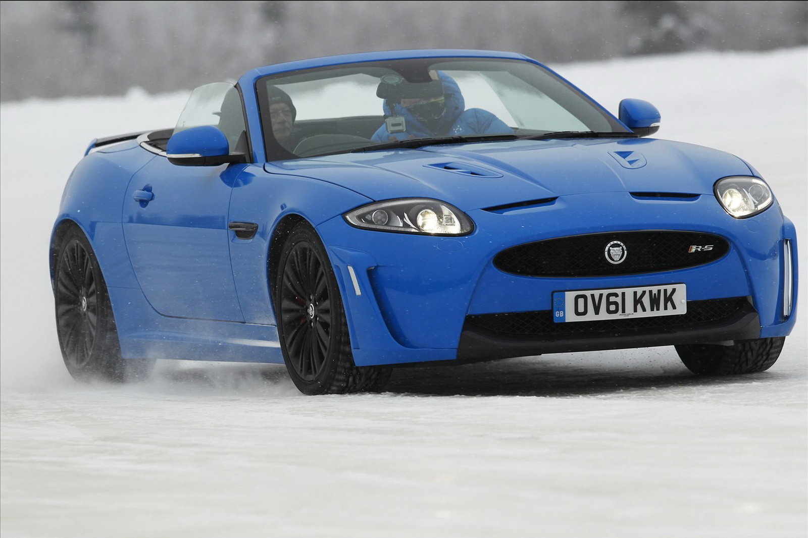 jaguar-xkr-s-convertible-galerija